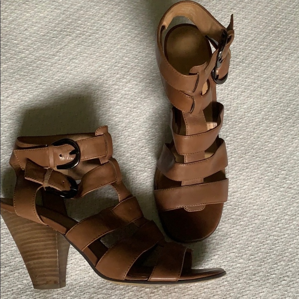 5th Avenue Women’s Tan Heels